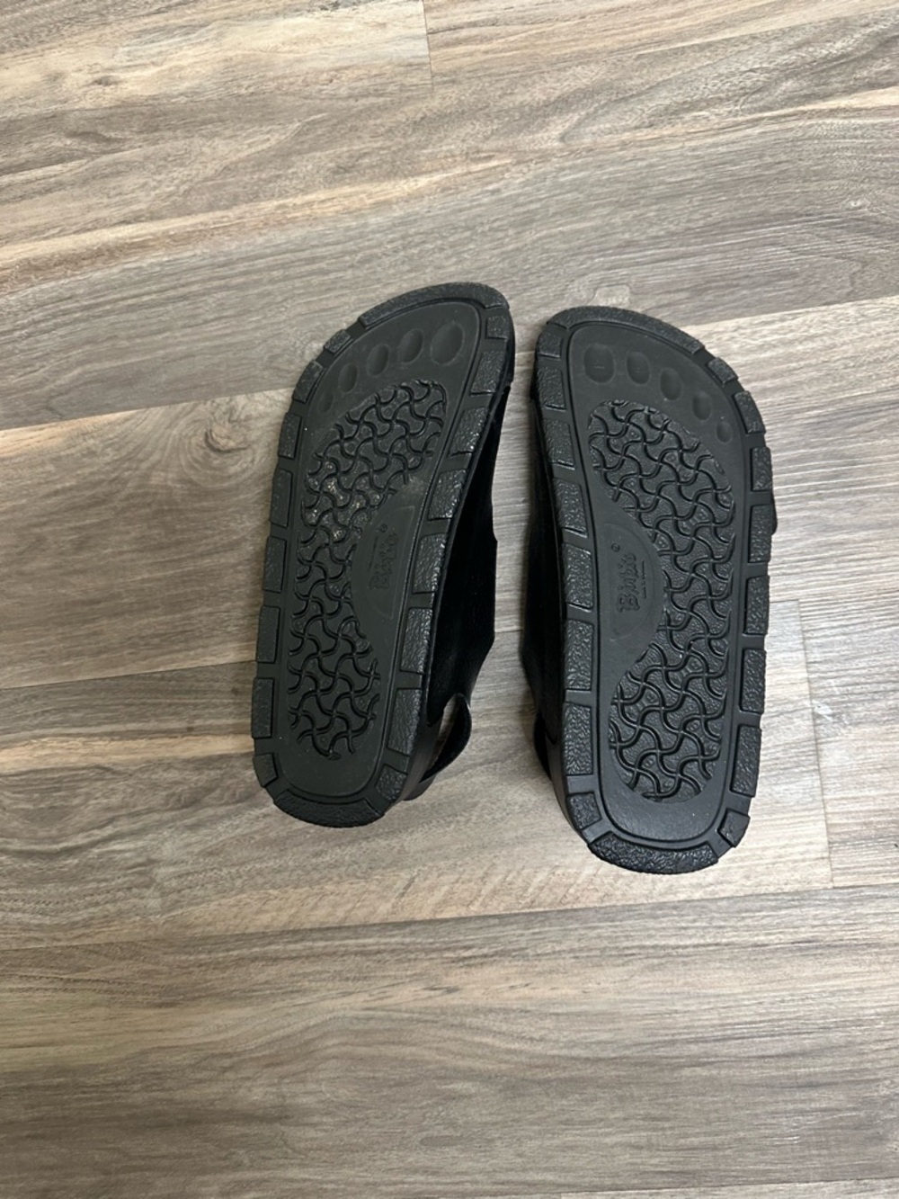 Birki’s Birkenstock Aruba Black Sandals - Picture 2 of 7